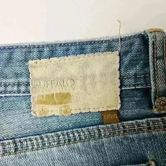 Buffalo David Bitton Light Denim Cropped Denim Zipper Along Ankle Size 31 - Picture 8 of 10